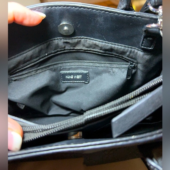 Nine West Women's Signature Handbag - NWOT Condition - Black/Silver - Picture 10 of 11